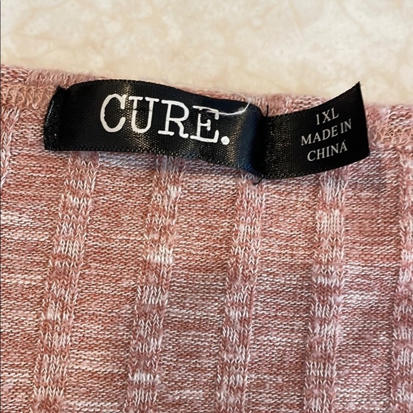 Cure, Salmon Pink Crew Neck Sweater with Cozy Texture and Relaxed Fit, Sz 1X - Picture 2 of 4